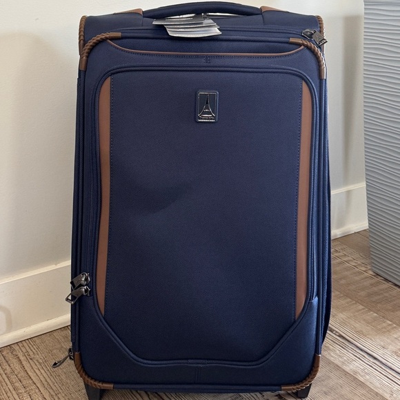 Travelpro Crew Classic Carry-On Expandable bag travel bag - Picture 5 of 10